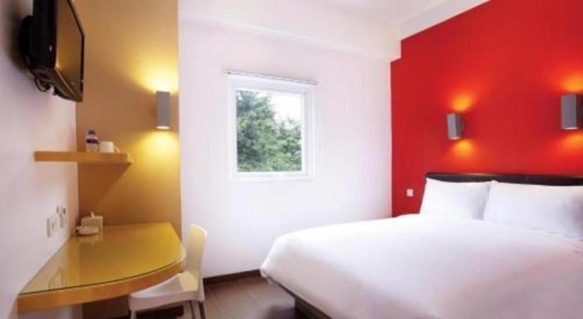 Amaris Hotel Pakuan Bogor Extérieur photo