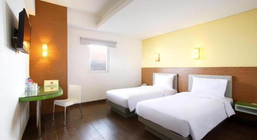 Amaris Hotel Pakuan Bogor Extérieur photo