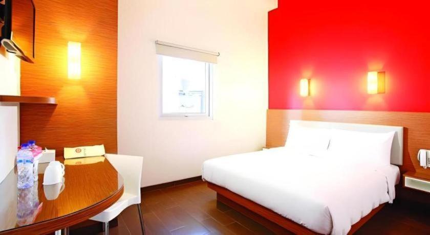 Amaris Hotel Pakuan Bogor Extérieur photo