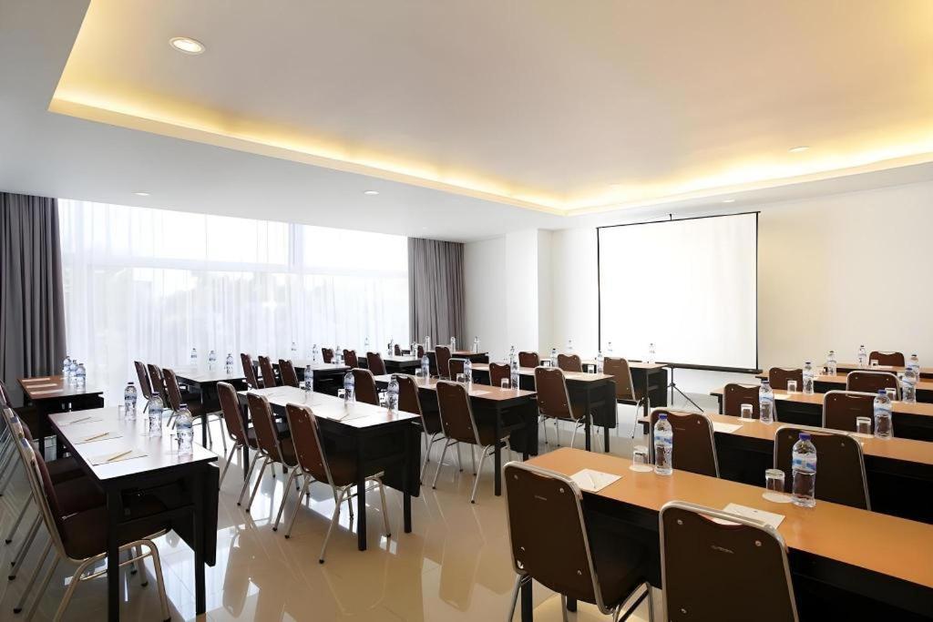 Amaris Hotel Pakuan Bogor Extérieur photo